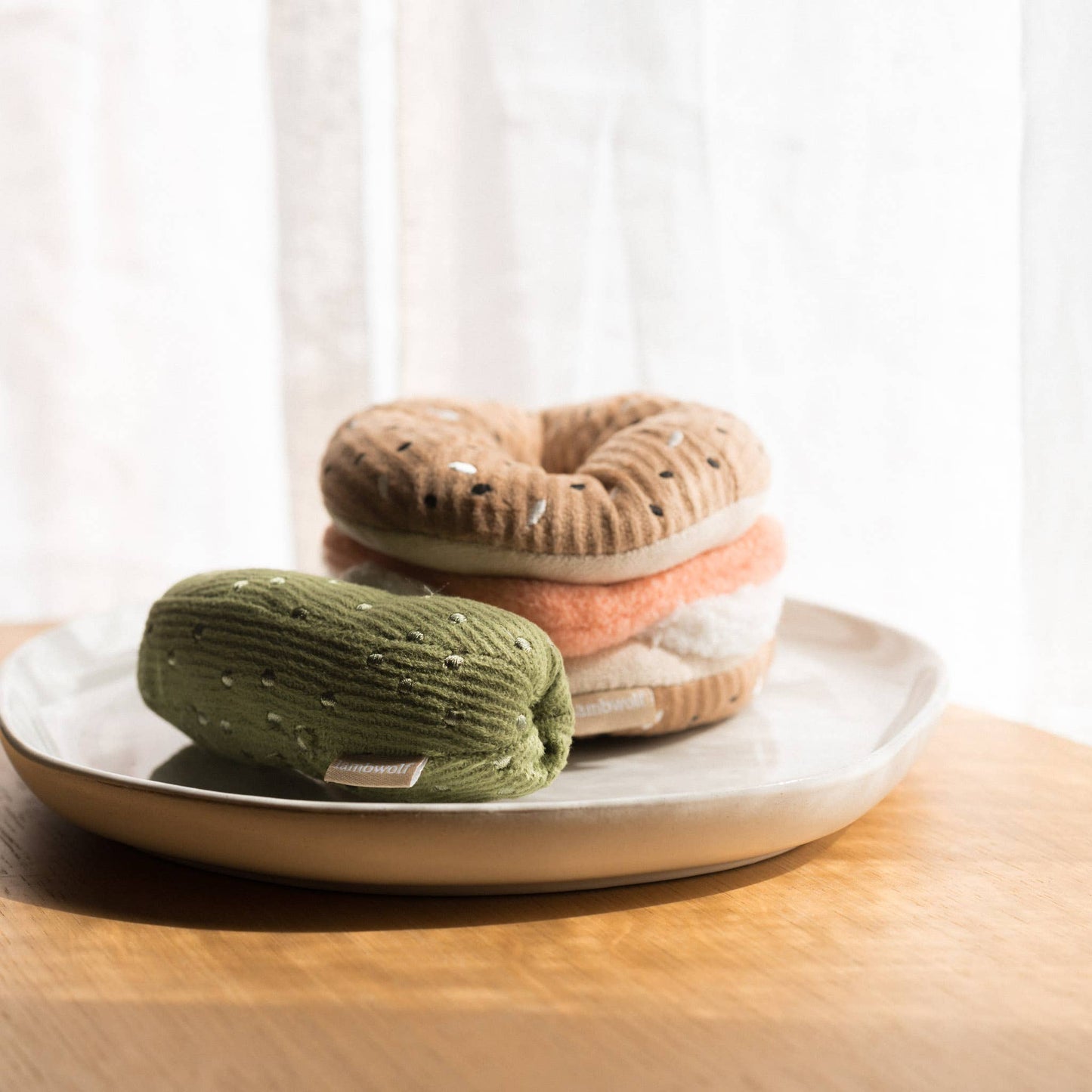 Peluche Bagel + Cornichon